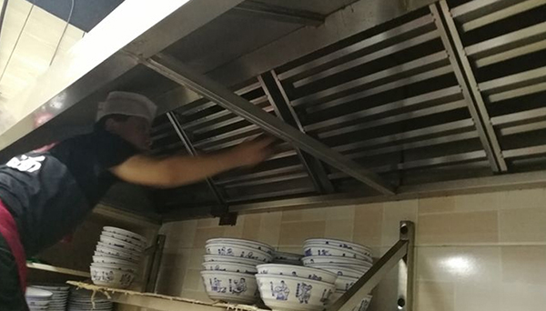 安裝油煙凈化器,安裝油煙凈化器圖片